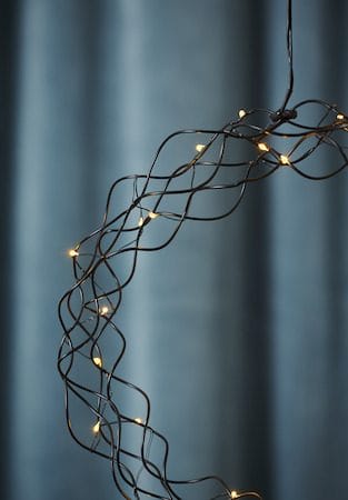 Curly Krans med belysning 30 cm - svart - Belysning - Dekorationsbelysning - Dekorationsbelysning inomhus - Ljuslist