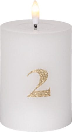 Flamme Advent LED Blockljus 4-pack 7.5 cm - vit med guldsiffror - Belysning - Dekorationsbelysning - Dekorationsbelysning inomhus - Batteridrivna ljus