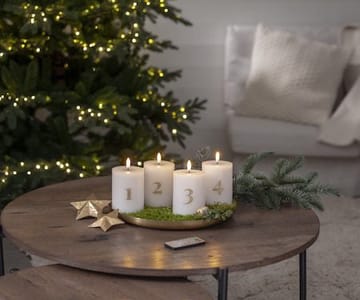 Flamme Advent LED Blockljus 4-pack 7.5 cm - vit med guldsiffror - Belysning - Dekorationsbelysning - Dekorationsbelysning inomhus - Batteridrivna ljus