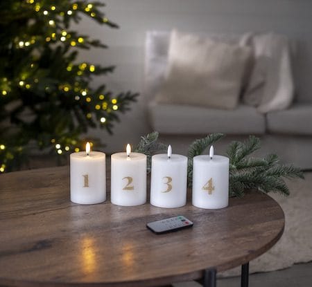 Flamme Advent LED Blockljus 4-pack 7.5 cm - vit med guldsiffror - Belysning - Dekorationsbelysning - Dekorationsbelysning inomhus - Batteridrivna ljus