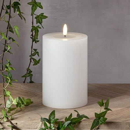 Flamme Flow Big LED Blockljus 17,5 cm - vit - Belysning - Dekorationsbelysning - Dekorationsbelysning inomhus - Batteridrivna ljus
