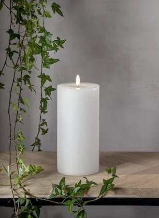 Flamme Flow Big LED Blockljus 22,5 cm - vit - Belysning - Dekorationsbelysning - Dekorationsbelysning inomhus - Batteridrivna ljus