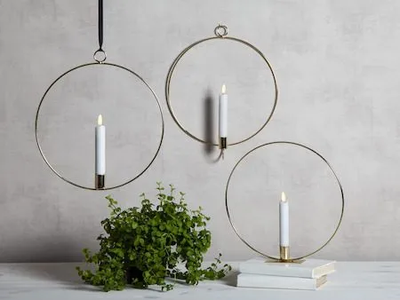 Flamme Ring Inomhusdekoration 28.5 cm - mässing/vit - Belysning - Dekorationsbelysning - Dekorationsbelysning inomhus - Batteridrivna ljus