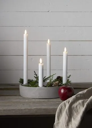 Flamme Rustic LED Antikljus 4-pack 28,5 cm - vit - Belysning - Dekorationsbelysning - Dekorationsbelysning inomhus - Batteridrivna ljus