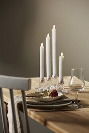 Flamme Rustic LED Antikljus 4-pack 28,5 cm - vit - Belysning - Dekorationsbelysning - Dekorationsbelysning inomhus - Batteridrivna ljus