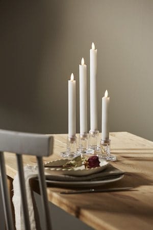 Flamme Rustic LED Antikljus 4-pack 28,5 cm - vit - Belysning - Dekorationsbelysning - Dekorationsbelysning inomhus - Batteridrivna ljus