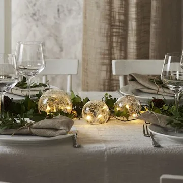Triss Glasdekoration 77 cm - transparent - Belysning - Dekorationsbelysning - Dekorationsbelysning inomhus - Ljusslinga bollar