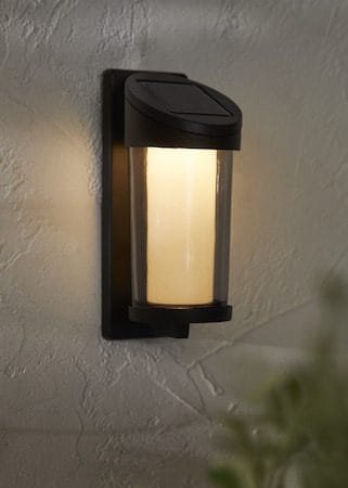 Alippa Solcellsvägglykta 8.5 cm - svart med rökfärgat glas - Belysning - Dekorationsbelysning - Dekorationsbelysning utomhus - LED belysning utomhus