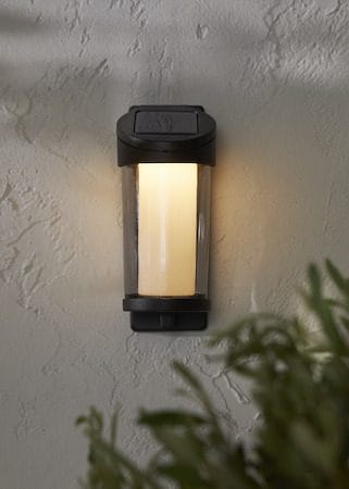 Alippa Solcellsvägglykta 8.5 cm - svart med rökfärgat glas - Belysning - Dekorationsbelysning - Dekorationsbelysning utomhus - LED belysning utomhus