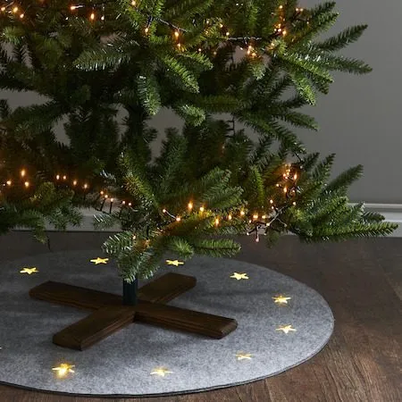 Konstgjord Julgran Arvika 210 cm - Grön / Mörkbrun - Inredning - Dekoration & inredningsdetaljer - Julpynt & juldekoration - Plastgran