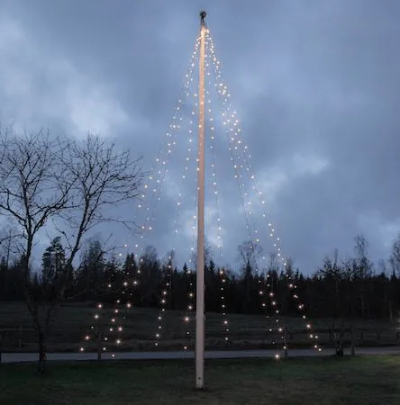 LED-flaggstångsbelysning Jul Crispy Ice White 7 m 360 ljus - Svart / Isvit - Belysning - Dekorationsbelysning - Dekorationsbelysning utomhus - Flaggstångsbelysning