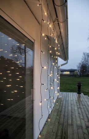 LED-ljusgardin Jul Crispy Ice White 130x130 cm 80 ljus - Svart - Belysning - Dekorationsbelysning - Dekorationsbelysning utomhus - Ljusslinga utomhus