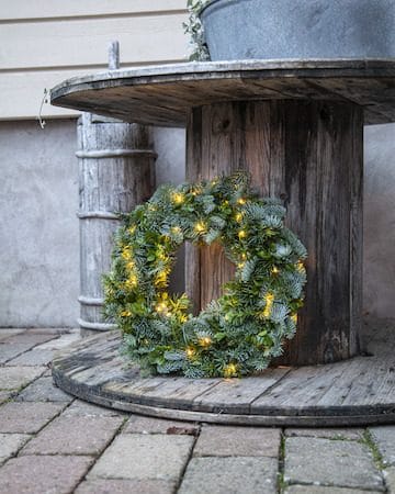 LED-ljusslinga Jul Dew Drop Micro 7 m 96 ljus Varmvit Batteridriven - Grön - Belysning - Dekorationsbelysning - Dekorationsbelysning utomhus - Ljusslinga utomhus
