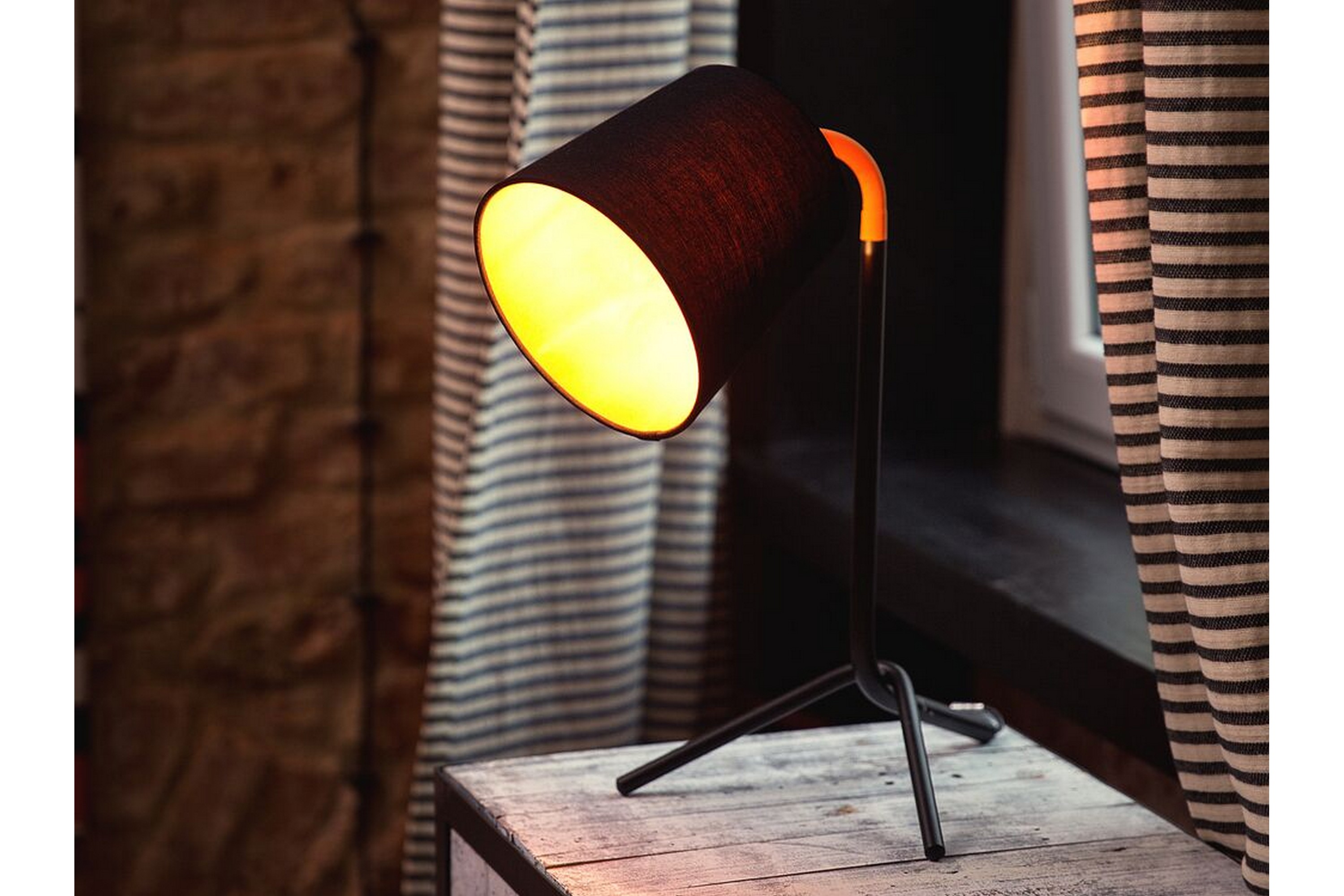Bordslampa Mooki 28 cm Svart