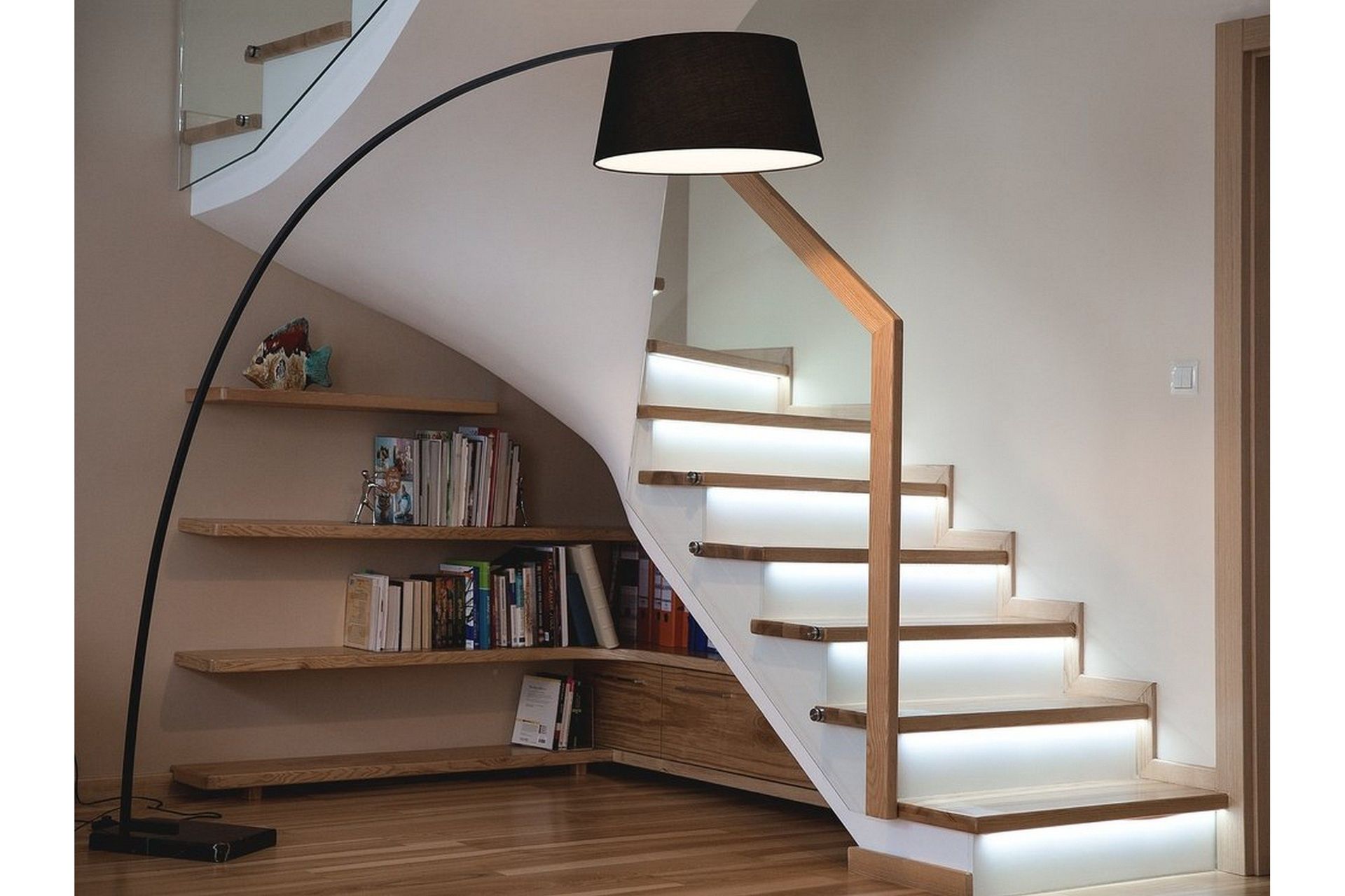 Benue Golvlampa 188 cm - Svart