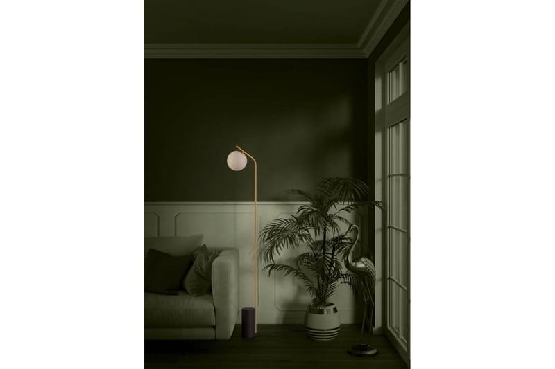 Golvlampa Eglo Betulia Svart/Mässing Opalvit - Belysning - Lampor & belysning inomhus - Golvlampa