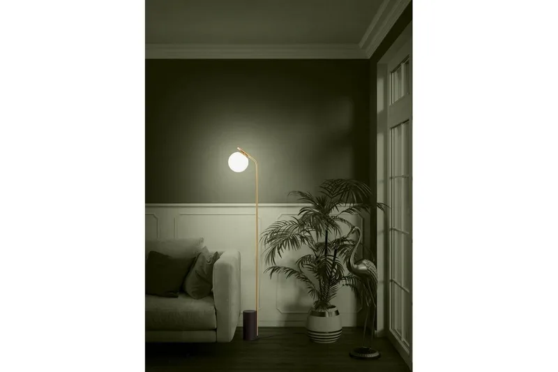 Golvlampa Eglo Betulia Svart/Mässing Opalvit - Belysning - Lampor & belysning inomhus - Golvlampa