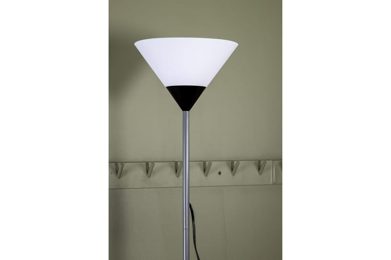 Golvlampa Batang - Venture Home - Hall lampa - Uplight golvlampa - Golvlampa