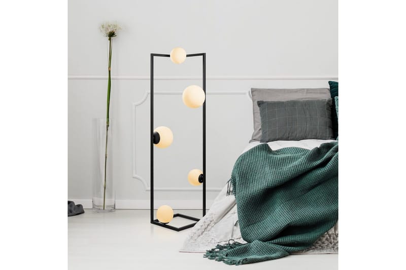 Golvlampa Sosri Svart - Svart - Belysning - Lampor & belysning inomhus - Golvlampa