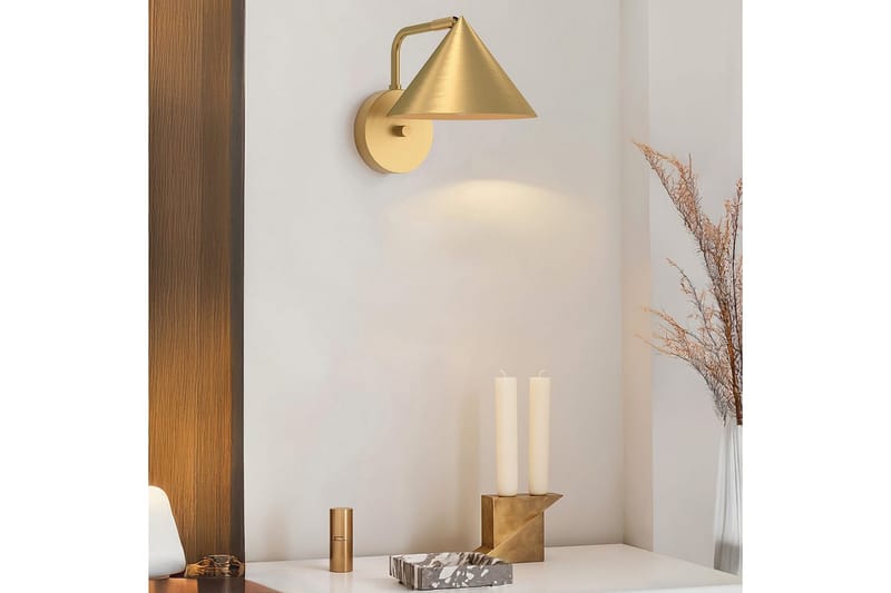 Remyck Alora Mood Vägglampa - GOLD - Belysning - Lampor & belysning inomhus - Sovrumslampa - Sänglampa - Sänglampa vägg