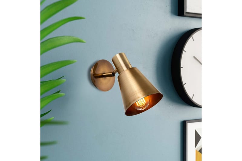 Vägglampa Gullis Triangular Antik - Guld - Belysning - Lampor & belysning inomhus - Sovrumslampa - Sänglampa - Sänglampa vägg