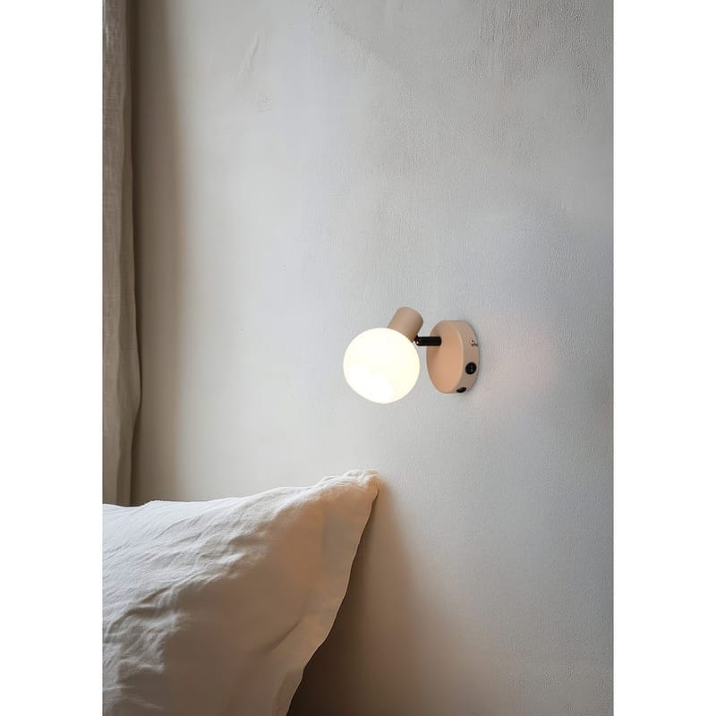 Vägglampa TRIO Boba - 1 lampa - Belysning - Lampor & belysning inomhus - Sovrumslampa - Sänglampa - Sänglampa vägg