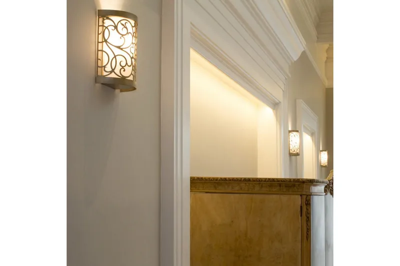 Vägglampa Feiss Arabesque - Belysning - Lampor & belysning inomhus - Vägglampa