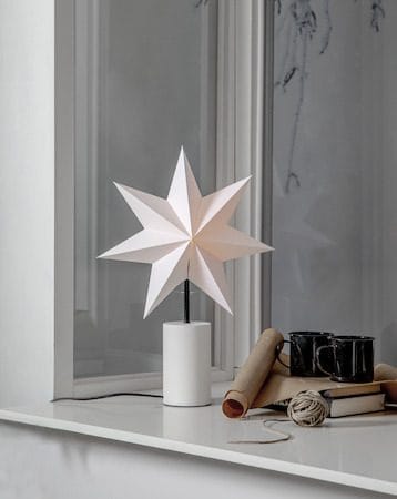 Stila Fot, skärm & stjärna 35 cm - Vit med svarta detaljer - Belysning - Julbelysning - Jullampor