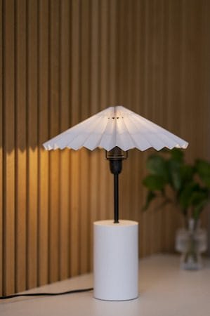 Stila Fot, skärm & stjärna 35 cm - Vit med svarta detaljer - Belysning - Julbelysning - Jullampor