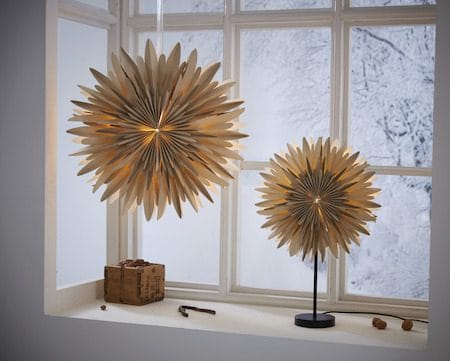 Winter Stjärna på fot 40 cm - beige med guldprickar/svart fot - Belysning - Julbelysning - Jullampor