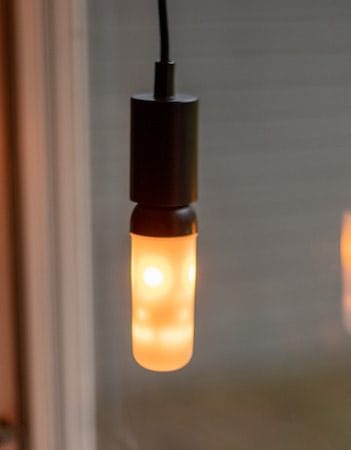 LED-lampa E27 T40 Flame 1600K 80 lm med Gravitationssensor - Svart / Frostad - Belysning - Glödlampor & ljuskällor - Glödlampor