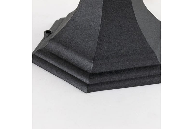 Bayview Elstead Lighting Utomhuslampa - Black - Belysning - Utelampor & utomhusbelysning - Stolplykta & grindlykta