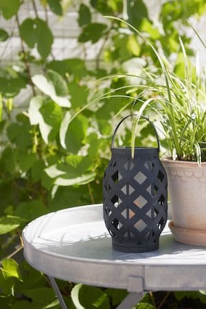 Flame Black Lykta 15 cm - svart - Belysning - Utelampor & utomhusbelysning - Bordslampa utomhus