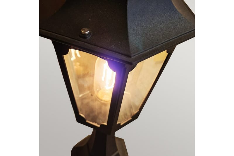 Sockellampa Elstead Lighting Chapel - Belysning - Utelampor & utomhusbelysning - Stolplykta & grindlykta