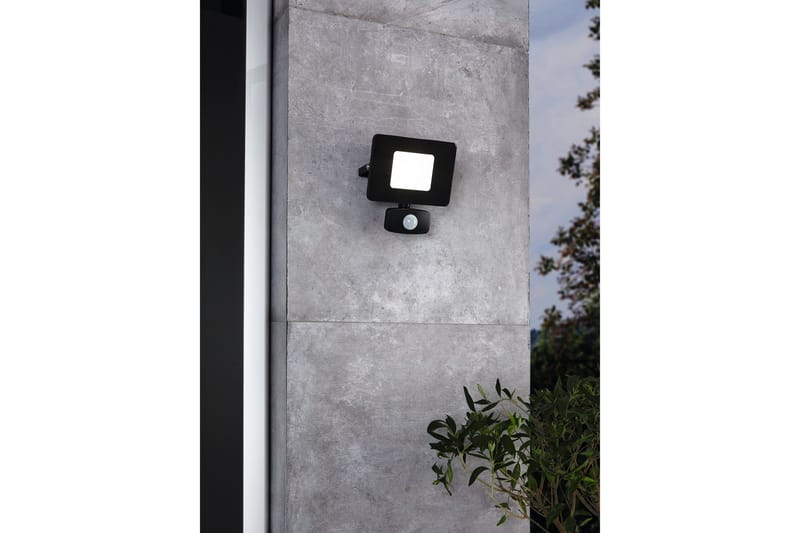 Väggstrålkastare Utebelysning Eglo Faedo 3 med Sensor 20W, Svart - Svart - Belysning - Utelampor & utomhusbelysning - Fasadbelysning & vägglyktor