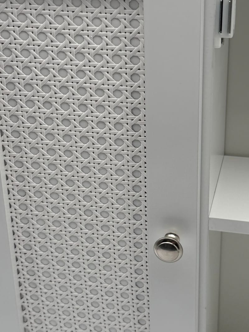 Morilo Badrumsskåp med spegel 60 cm Wienerflätning - Vit med silverfärgade handtag - Förvaring - Badrumsförvaring - Spegelskåp