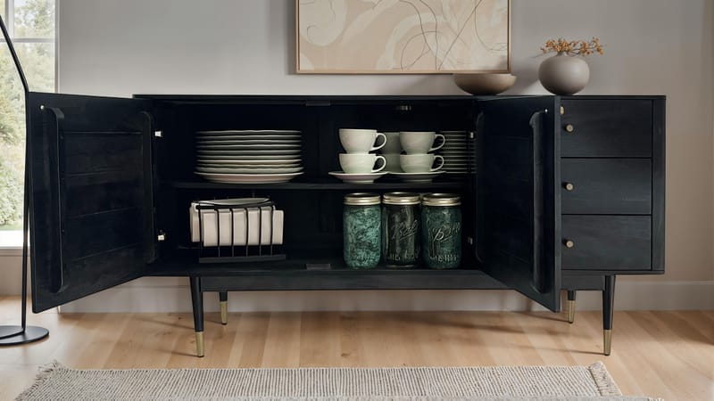 Beluna Sideboard 160 cm - djupsvart med guldfärgade detaljer - Förvaring - Förvaringsmöbler - Sideboard & skänk
