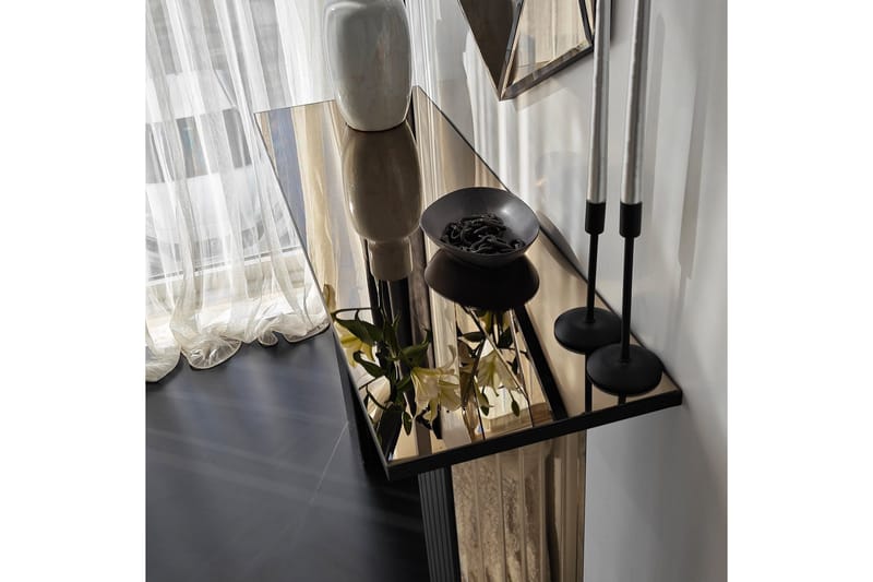 Ezlyn Byrå 105 cm - Brons - Möbler - Bord & matgrupp - Avlastningsbord & sidobord - Konsolbord & hallbord