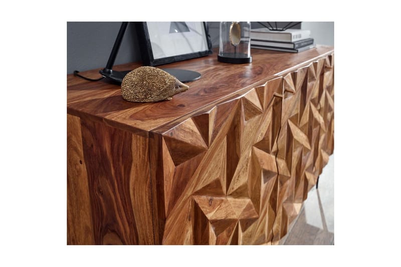 Sideboard Wohnling Massivt trä 3D geometrisk front 144 cm Industriell - Möbler - Bord & matgrupp - Avlastningsbord & sidobord - Lampbord & sidobord