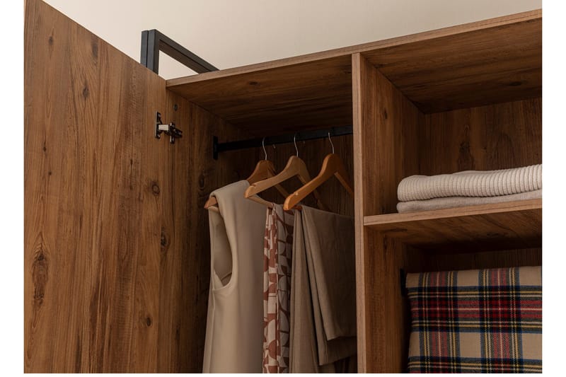 Batler Garderob 52x104 5 Dörrar - Natur - Förvaring - Garderober & garderobssystem