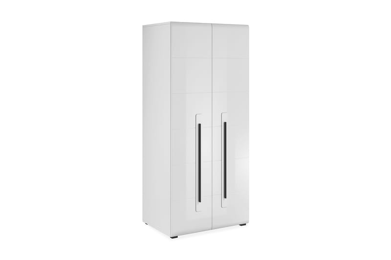 Maricruz Garderob, Vit