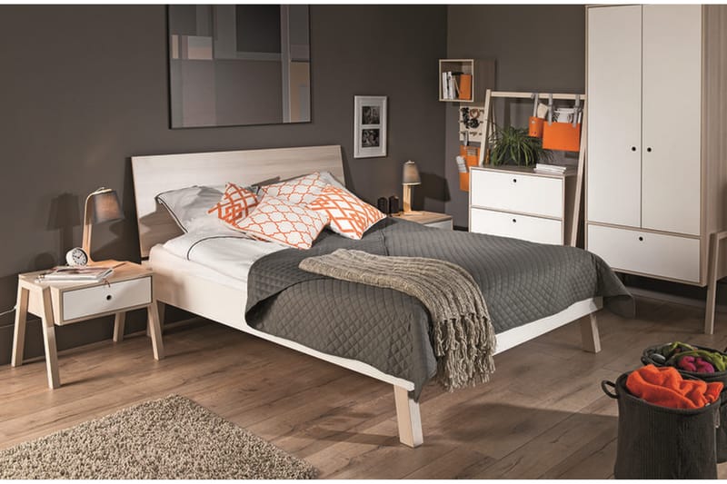 Spot Garderob Trä/Natur/Vit - VOX - Förvaring - Garderober & garderobssystem