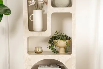 Wenus Bokhylla 60 cm - Travertine/Sandsten - Förvaring - Hylla - Bokhylla