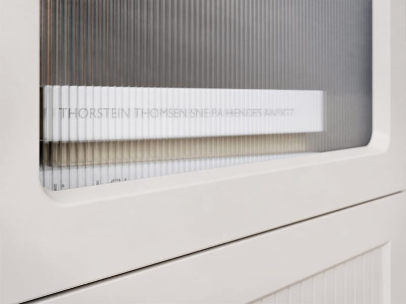 Fayric Vitrinskåp 46x201 cm - Beige - Förvaring - Skåp - Vitrinskåp