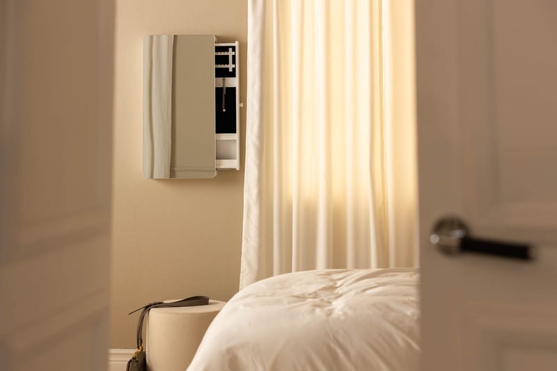 Rogue Smyckesskåp med Spegel - Vit - Förvaring - Småförvaring - Smyckesförvaring - Smyckesställ & smyckesskrin