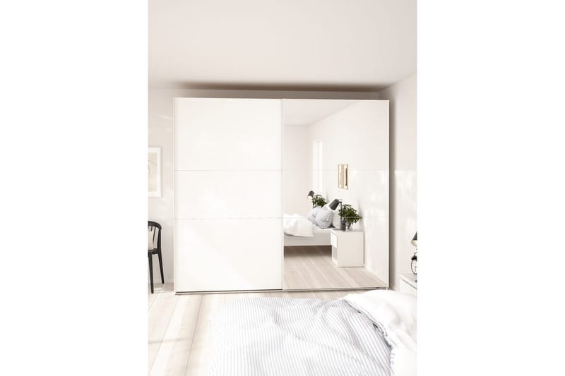 Takeru Garderob med Spegel 244x221 cm - Vit - Förvaring - Garderober & garderobssystem