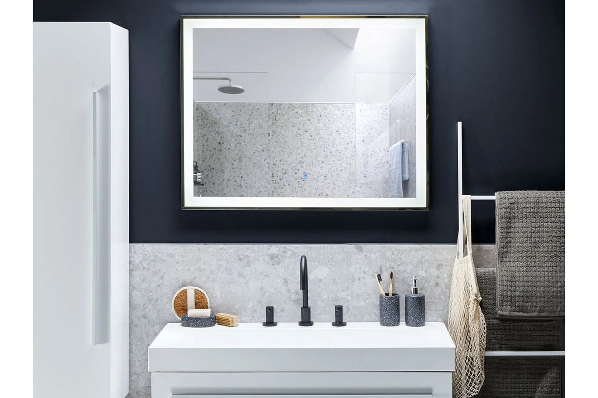 Argens Spegel 70x90 cm LED - Silver