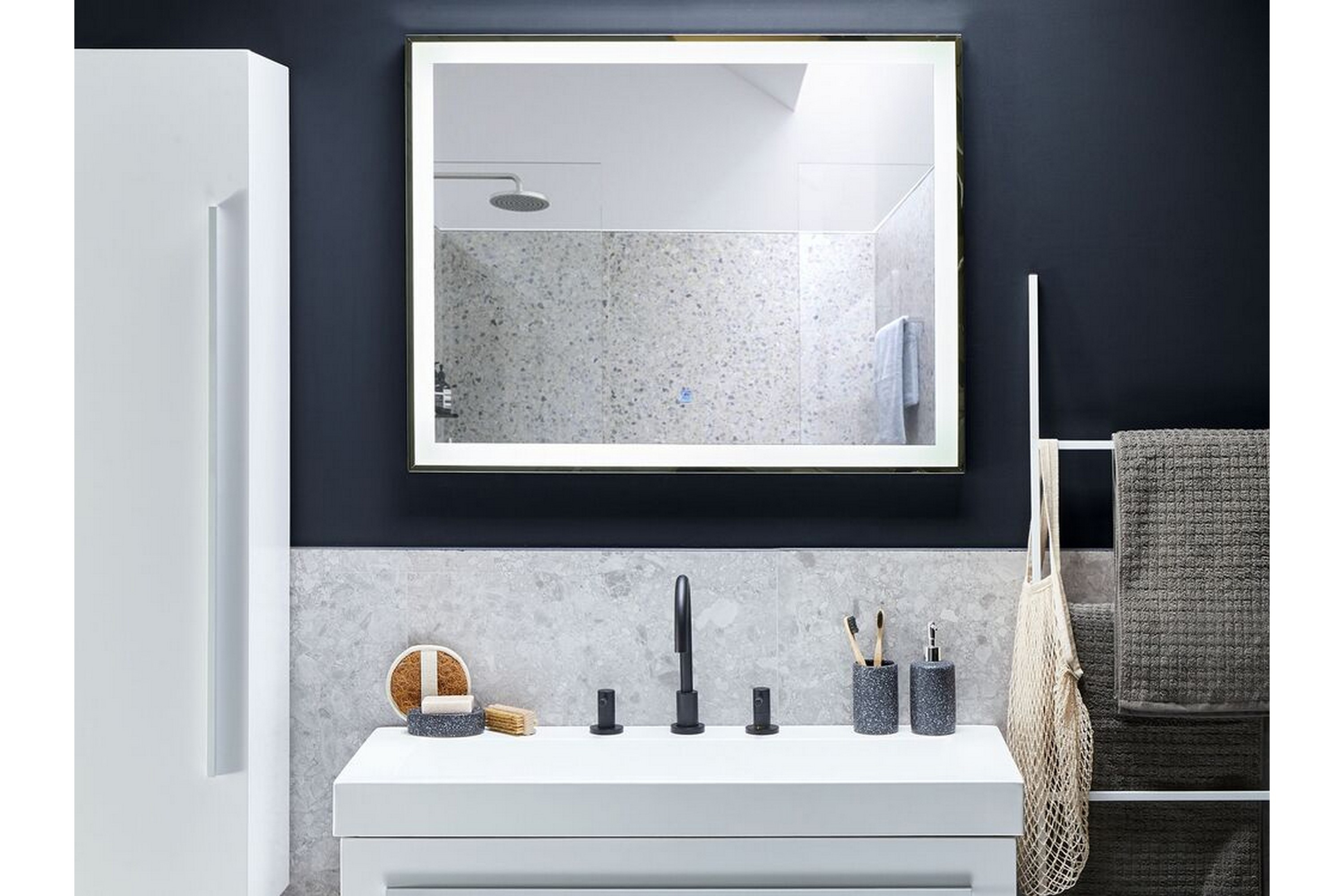 Spegel Manosque 70x90 cm LED Silver