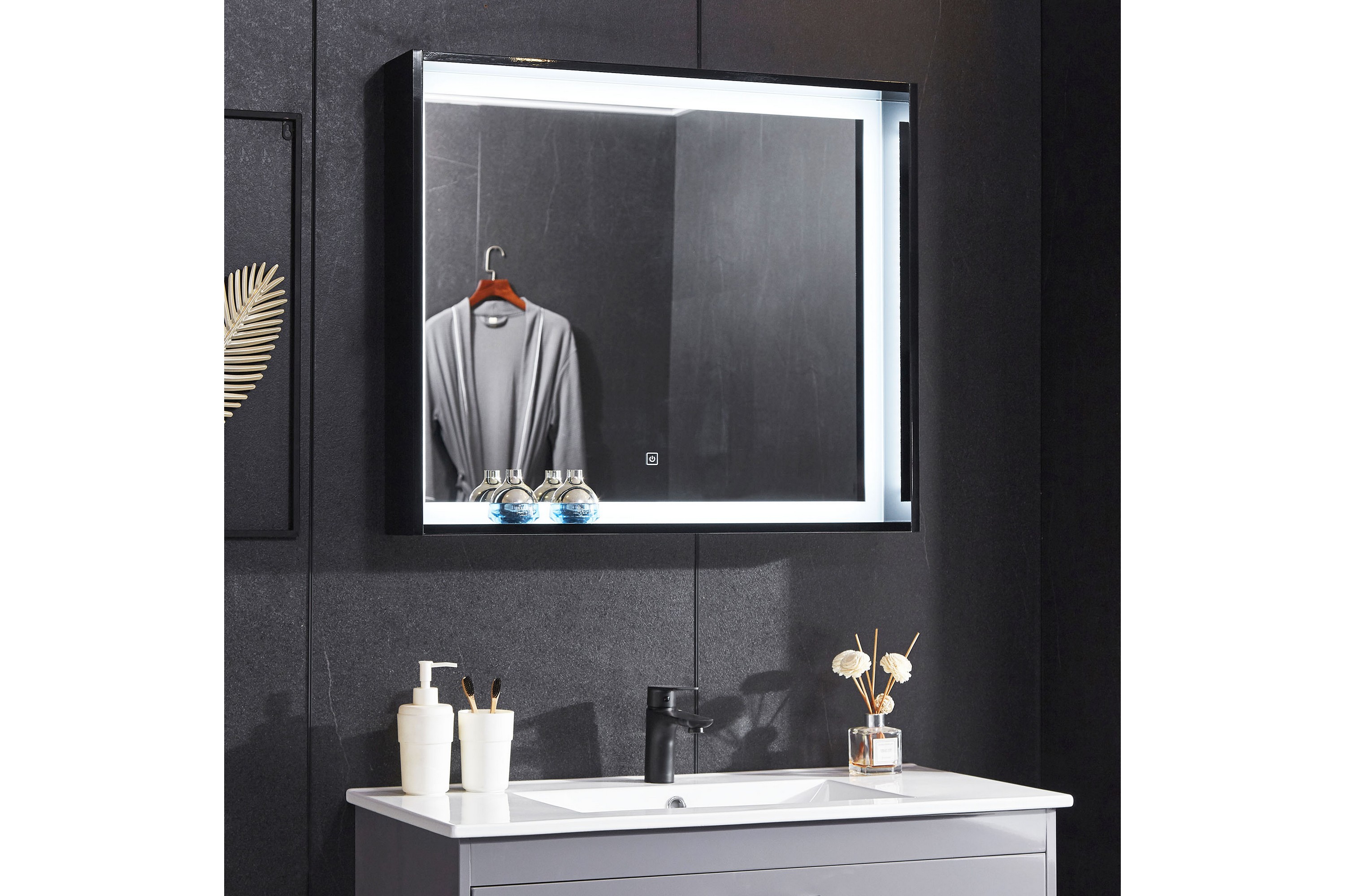 Spegel med inbyggd LED-belysning och hyllkant 13x68 cm Vit Lyfco