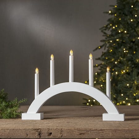 Abbe Stor Adventsljusstake Båge 46 cm - Elljusstake i Trä för Fönster - Vit - Inredning - Dekoration & inredningsdetaljer - Julpynt & juldekoration